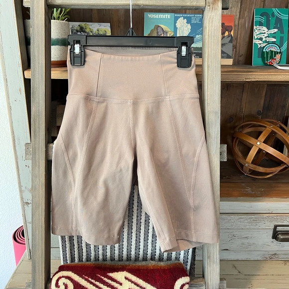 Girlfriend Collective sand bike shorts size XXS